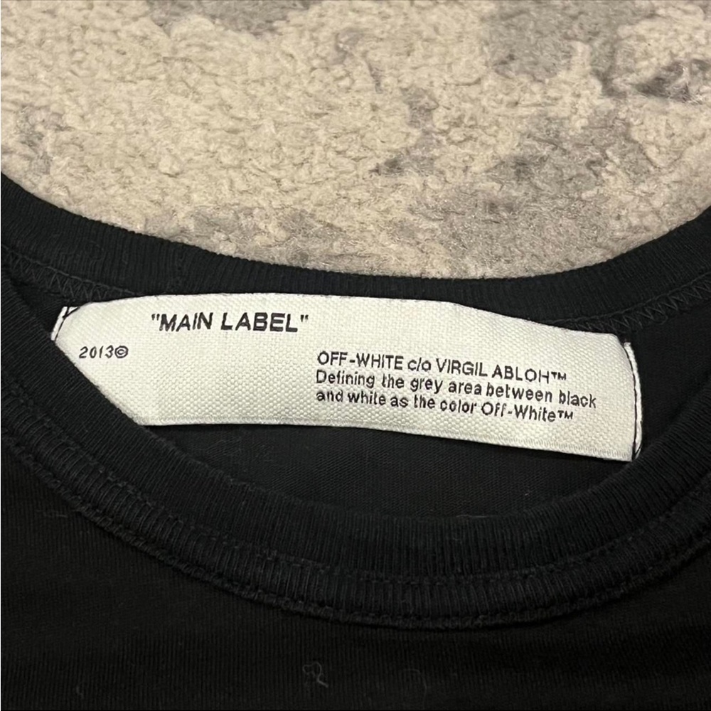 Off-White Black Graphic T-Shirt - Picture 2 of 4